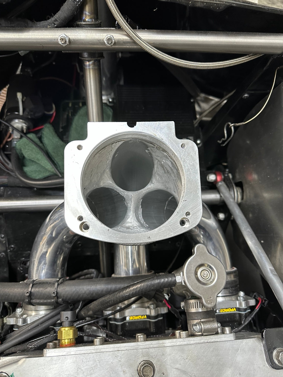Custom manifold fabrication detail